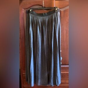 Loft multi pleated long grey maxi skirt. Stretch waist Never worn. XL
